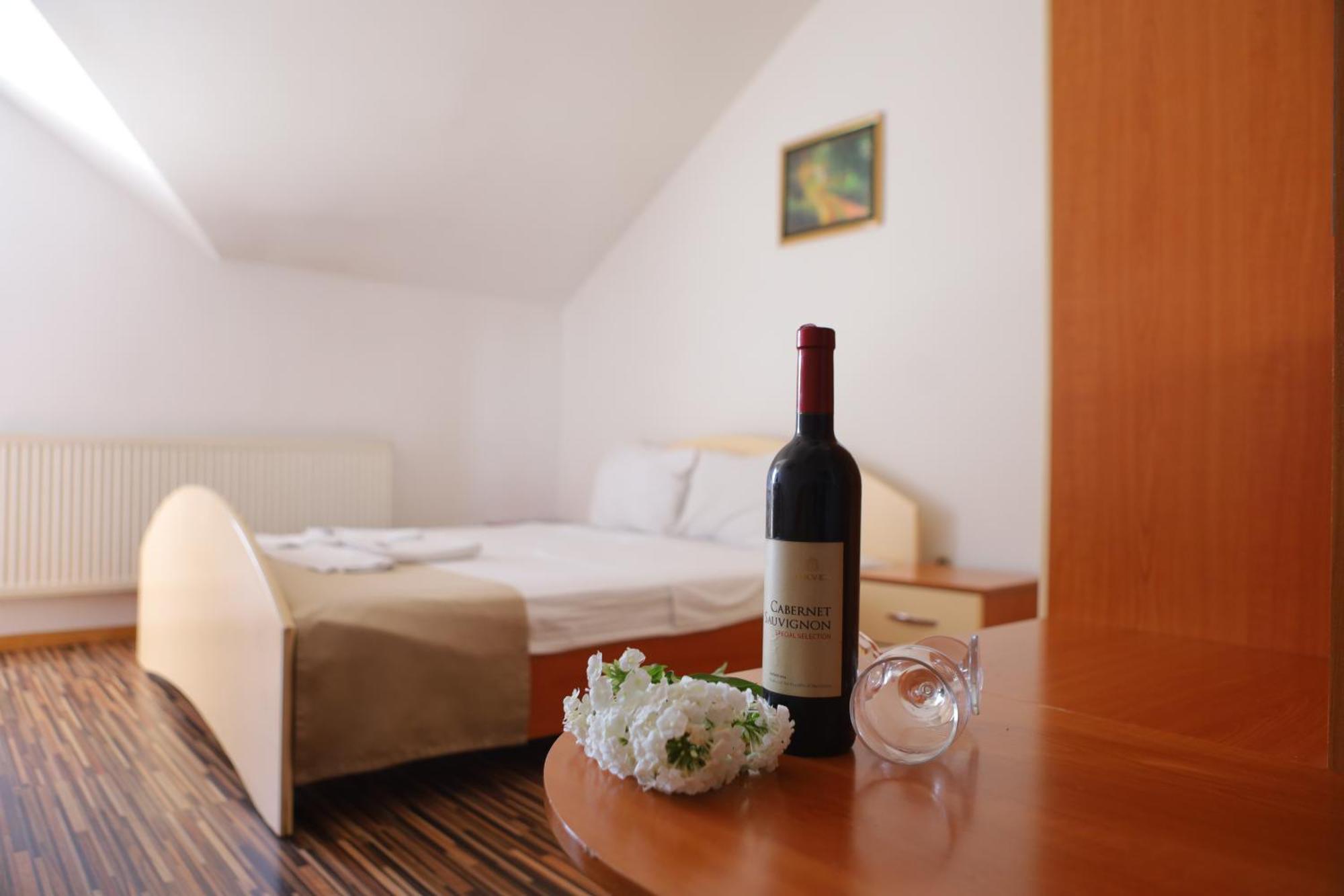 Arabella Hotel Kicevo Exterior photo